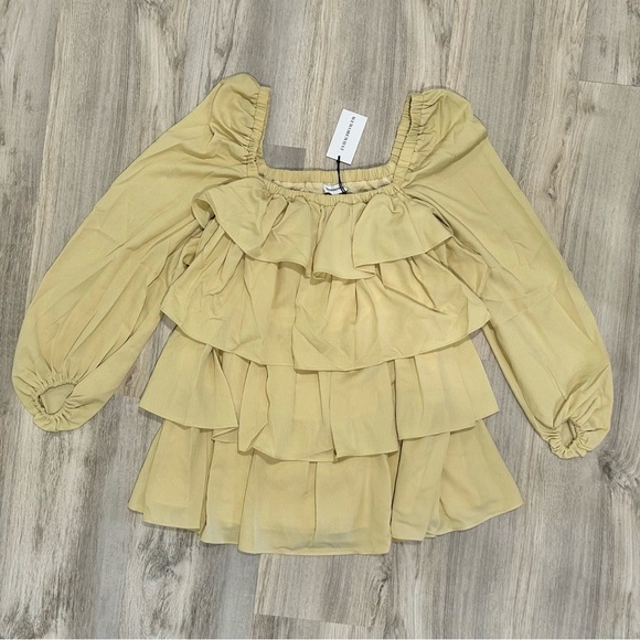 NWT WeWoreWhat Long Sleeve Tiered Mini Dress Crinkle Chiffon Wheat Beige Size S - Picture 1 of 10